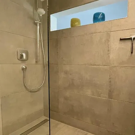 Apartment Tolle Le Gira Mit Eigenem Garten Konstanz