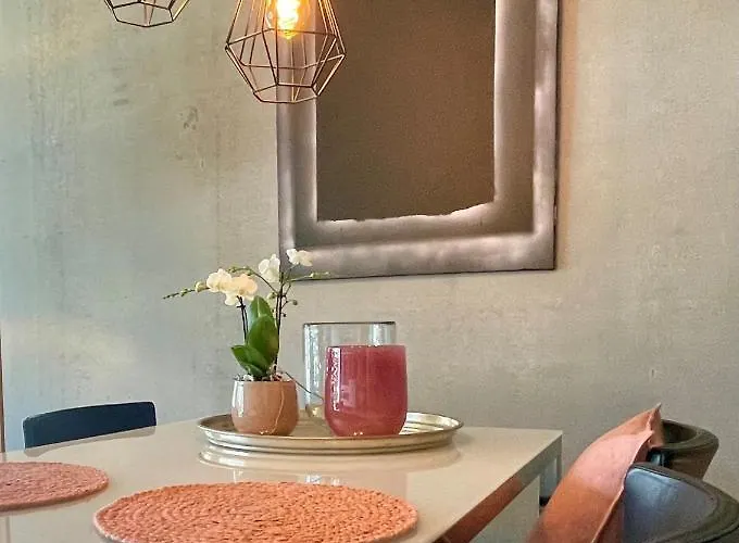 아파트 Tolle Le Gira Mit Eigenem Garten