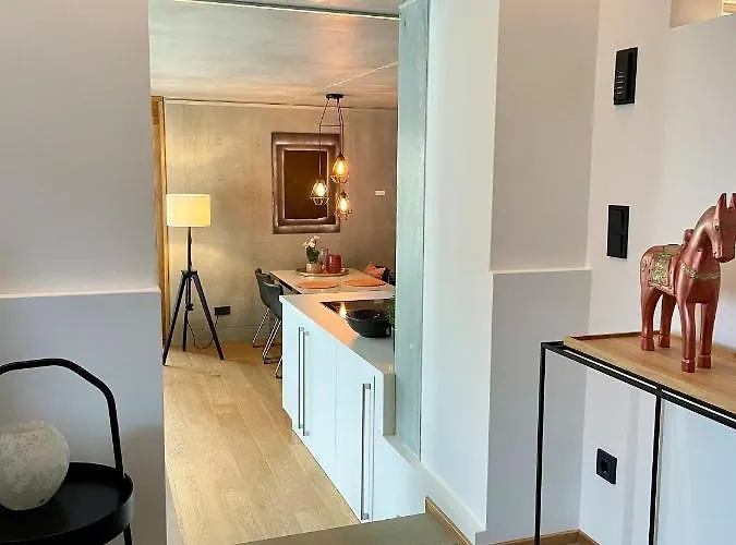 아파트 Tolle Le Gira Mit Eigenem Garten